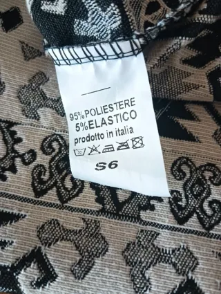 Minigonna svasata fantasia etnica. Taglia S/M.