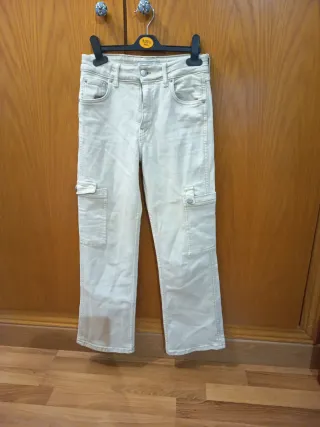 Pantalón cargo beige