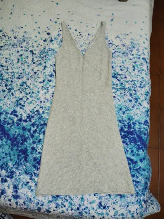 Vestido elegante gris