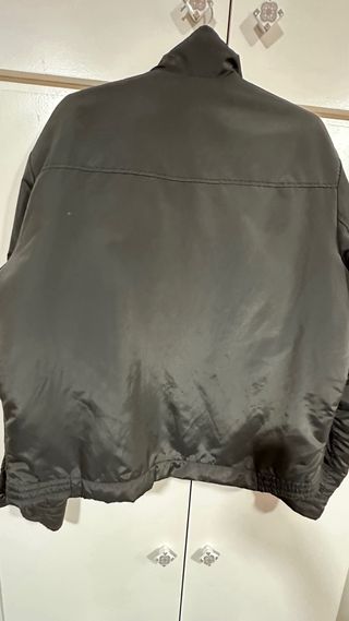 Chaqueta hombre color caqui.  Hombros 49 cm Largo