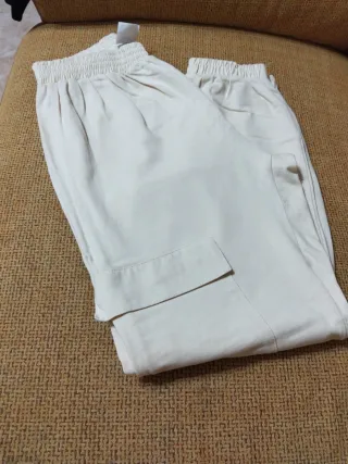 Pantalón Zara beige