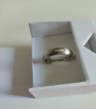 Anillo Titanio Diamantes Combinado Mate y Pulido