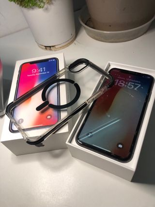 Custodia scura + MagSafe per iPhone X da 256 GB