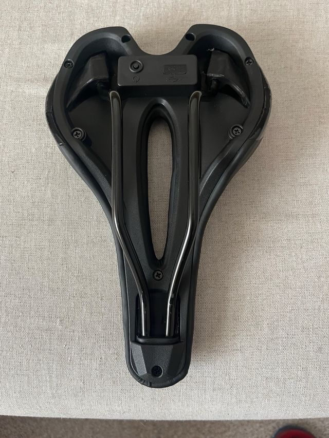 SILLÍN BICI CON LUZ TRASERA