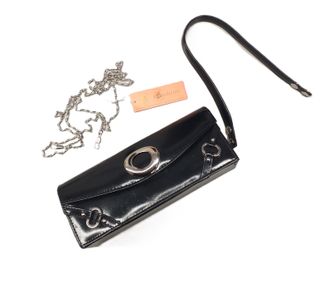 Pochette/borsetta in pelle nera con dettagli metal