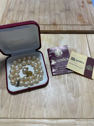 Estuche collar perlas y pendientes oro