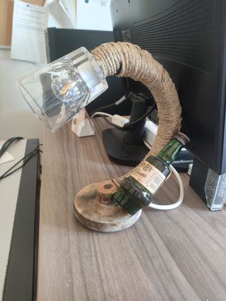 Lampada con base a bottiglia