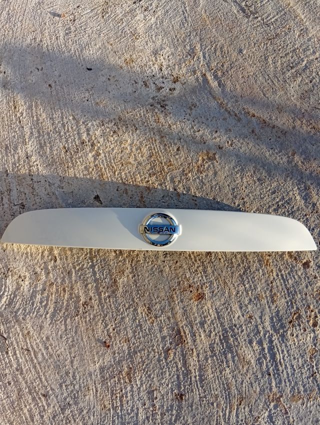 Embellecedor Juke Nissan maletero