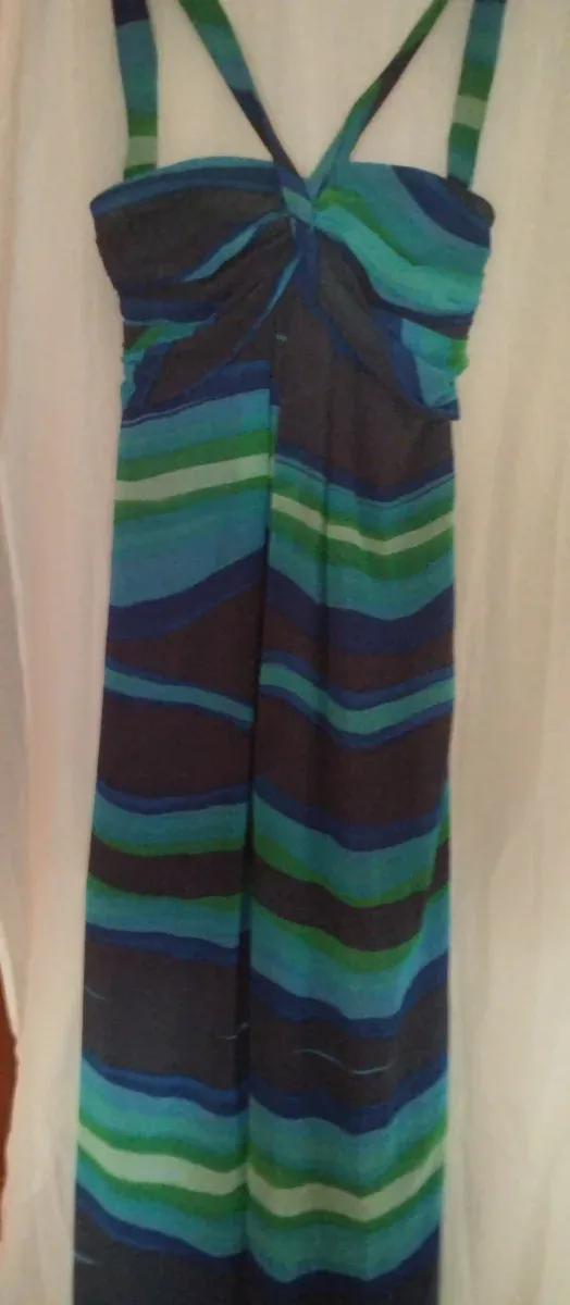 Vestido largo escotado espalda