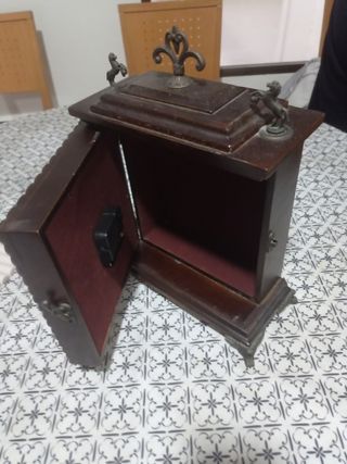 Reloj de mesa antiguo