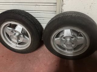 Ruedas SEAT 600 y similares 155- 70 12 Poco rodaje
