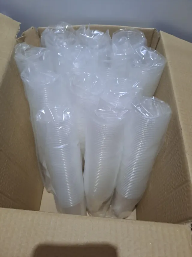 Vasos de plástico transparentes