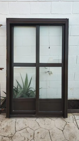 Ventana aluminio con mosquitera y reja