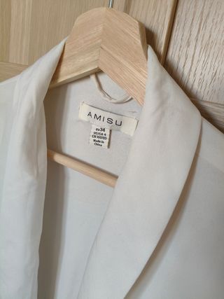 Blazer blanco.