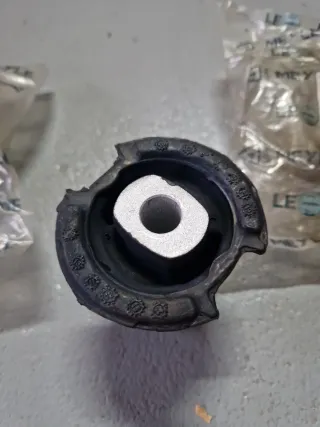2 Silentblock BMW E30/Compact MEYLE 