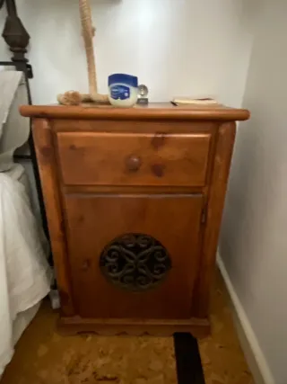 Mesita de noche madera y metal