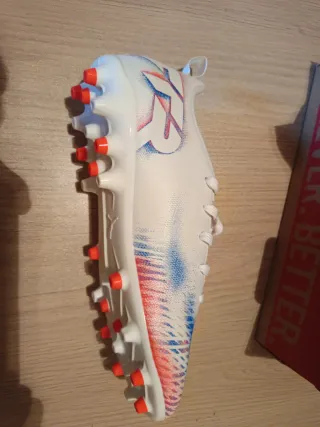 Botas de fútbol Puma Future 8 Play MG Jr Talla 35
