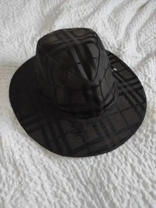  Burberry Sombrero Cuadros Marrón - Negro 
 Talla 