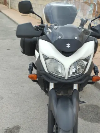 Suzuki Vstrom 650cc DL Moto