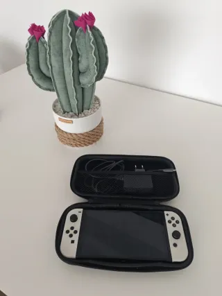 Nintendo Switch OLED bianco