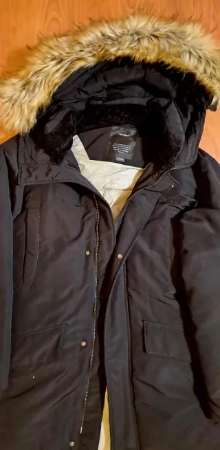 Abrigo Pull and Bear Negro Talla L