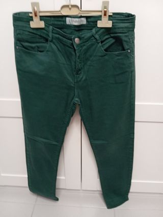 Pantalón verde talla 38