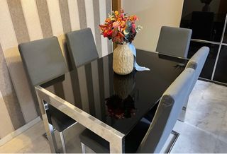 Mesa Comedor Cristal y 6 Sillas Tapizadas