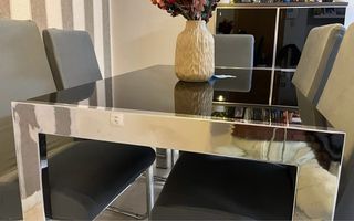 Mesa Comedor Cristal y 6 Sillas Tapizadas