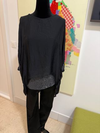 Blusa gasa y lentejuelas negra