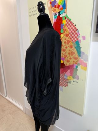 Blusa gasa y lentejuelas negra