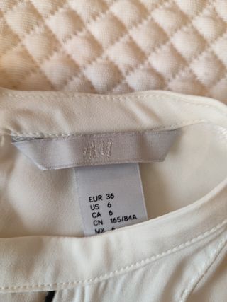 Blusa blanca con volantes - talla 36