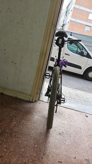 Bicicleta Giant Talon Blanca y Naranja