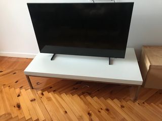Mesa de centro Klubbo blanca. Ikea. 