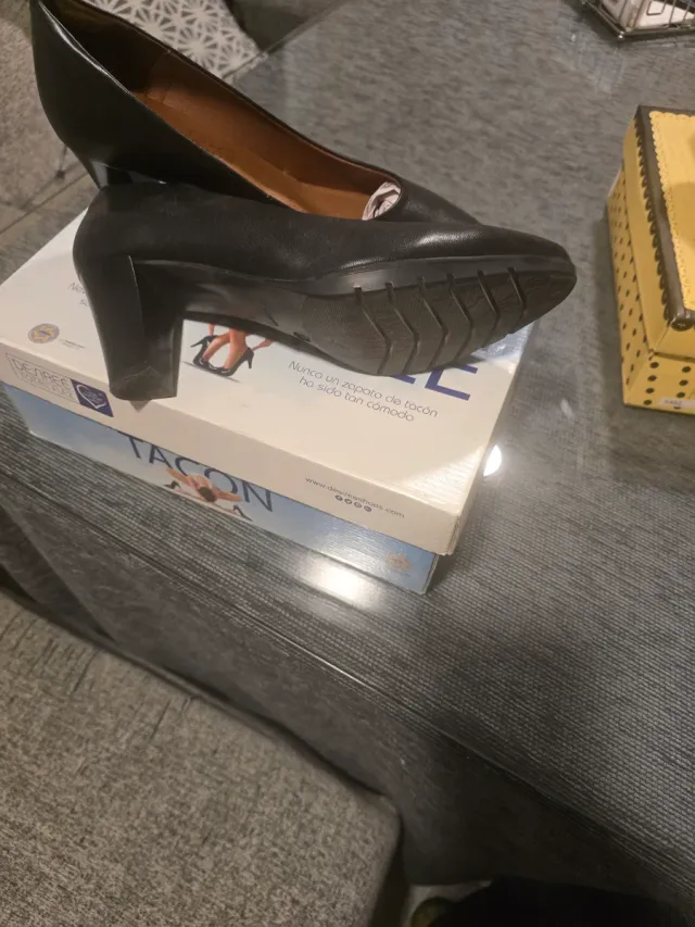 Zapatos de tacón negros cómodos