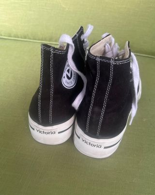 Zapatilla Victoria Plataforma Negra Talla 39