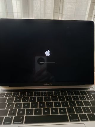 MacBook Pro Touch Bar Plata