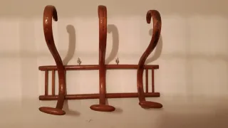 Perchero de Madera Rústico