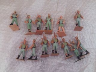 lote 13 legionarios de la marca reamsa de la legio