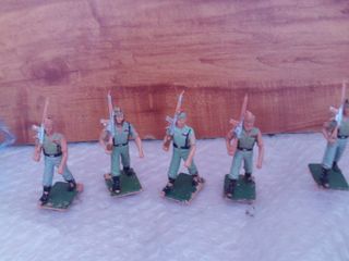 lote 13 legionarios de la marca reamsa de la legio