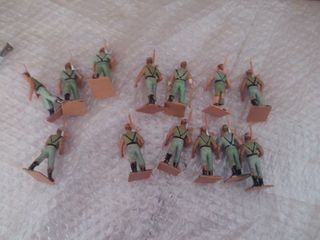 lote 13 legionarios de la marca reamsa de la legio