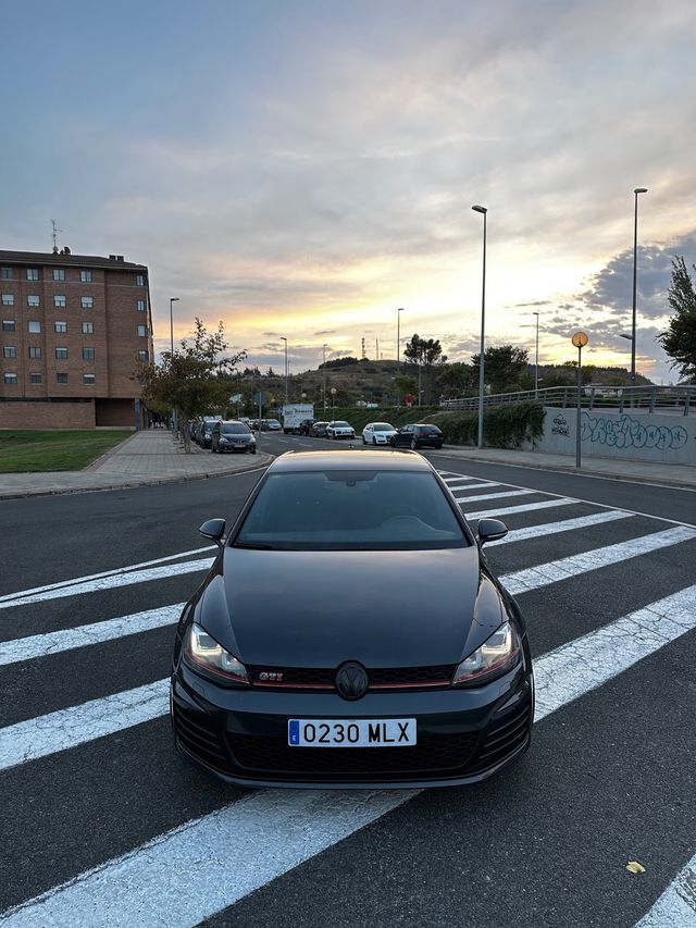 Volkswagen Golf GTI