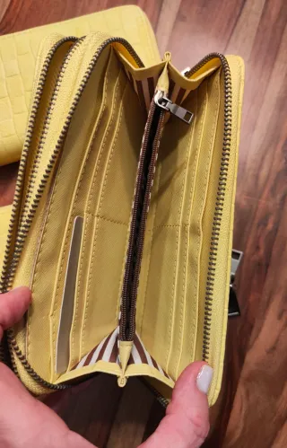 Pack 3 Monederos amarillos. Ideal para 3 regalos.