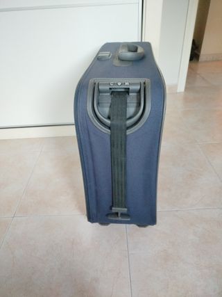 Maleta grande azul y negra