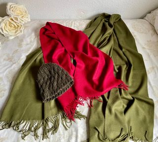 Pacchetto invernale da donna: 2 sciarpe + cappello