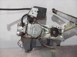ELEVALUNAS DELANTERO DERECHO OPEL OMEGA B 9030737