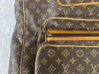 Portatrajes Louis Vuitton Monogram Marrón