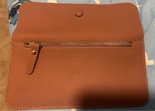 Billetera rosa de cuero