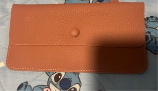 Billetera rosa de cuero