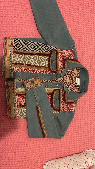 Chaqueta vaquera bordada Talla S