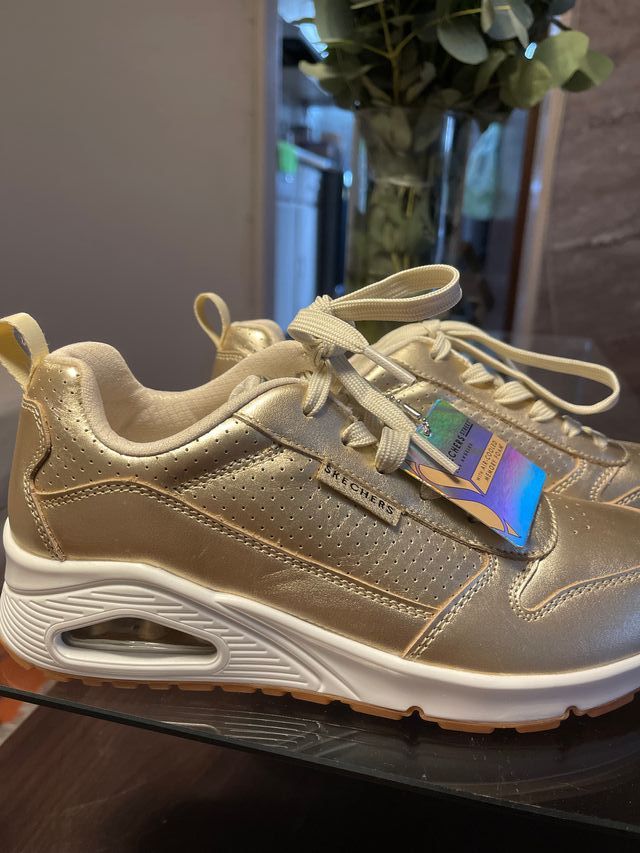 Zapatillas Skechers Doradas Mujer